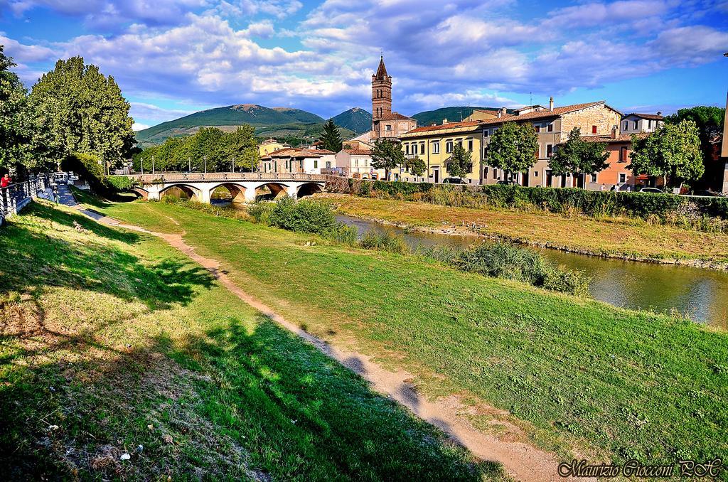 Ostello Palazzo Pierantoni Foligno Zewnętrze zdjęcie