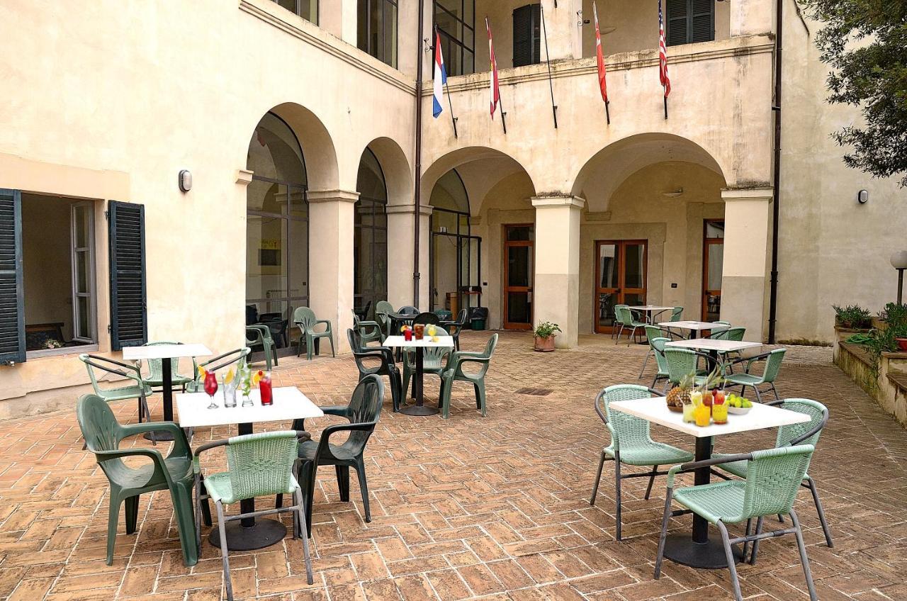 Ostello Palazzo Pierantoni Foligno Zewnętrze zdjęcie