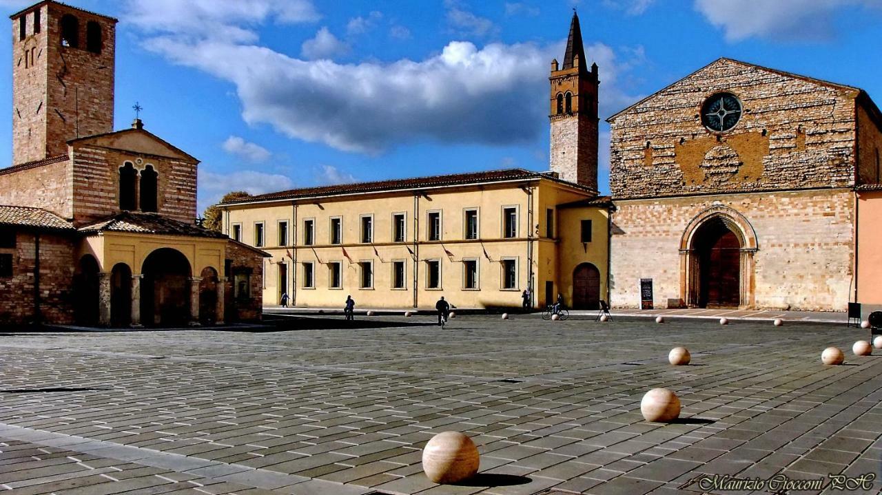 Ostello Palazzo Pierantoni Foligno Zewnętrze zdjęcie