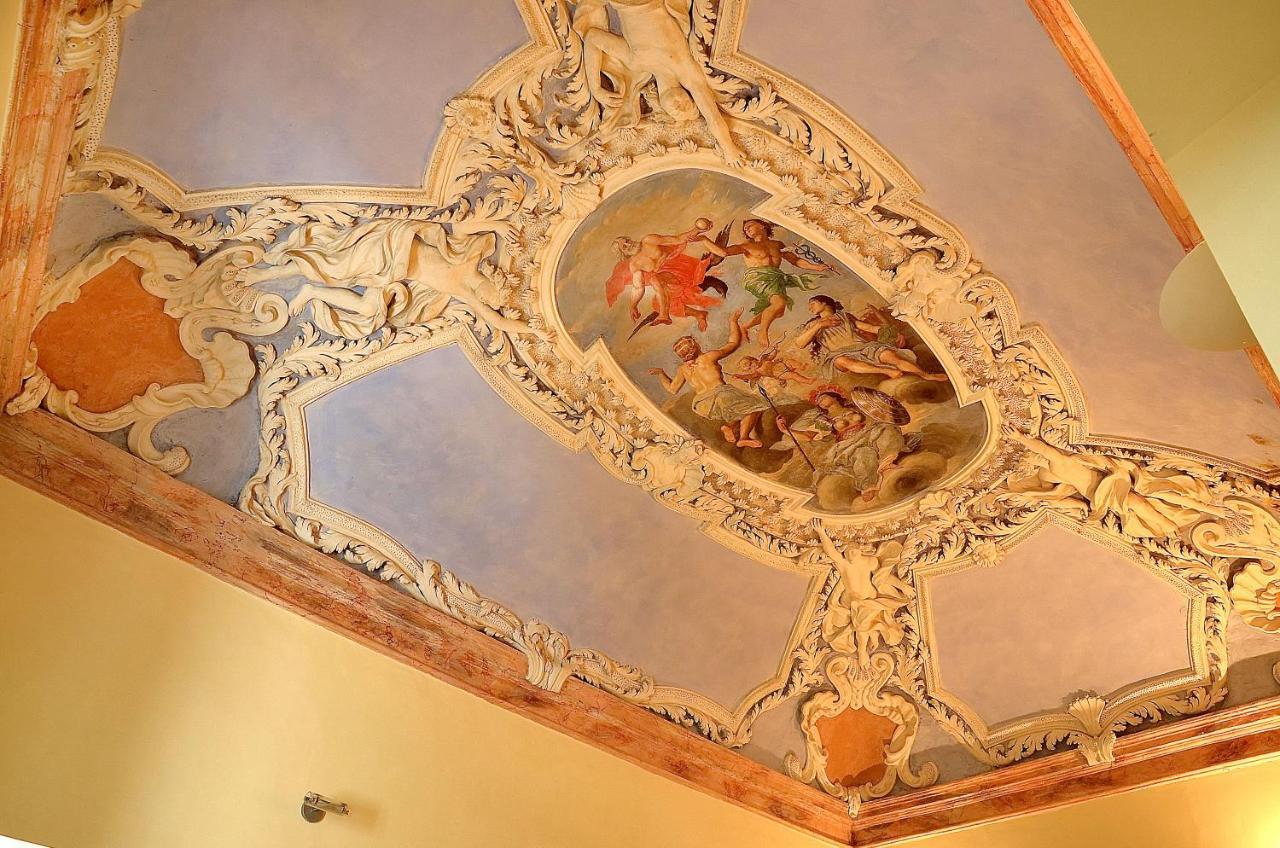 Ostello Palazzo Pierantoni Foligno Zewnętrze zdjęcie